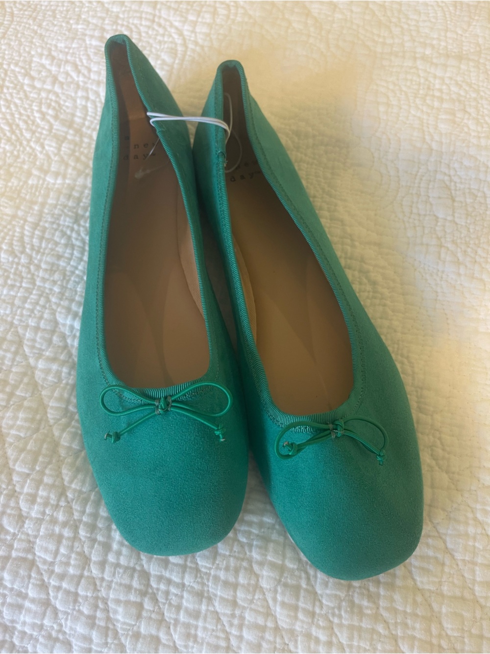 A New Day Green Faux Suede Ballet Flats Bow Shoes Size 8 Slip On Rubber Sole